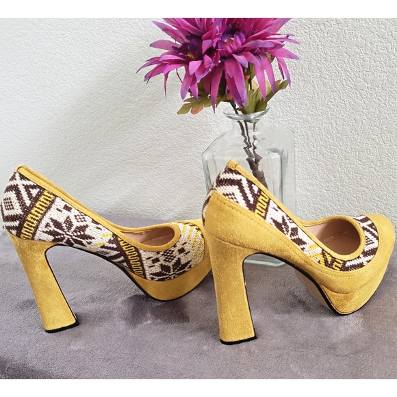 Machi Pumps - Picture 3 of 8